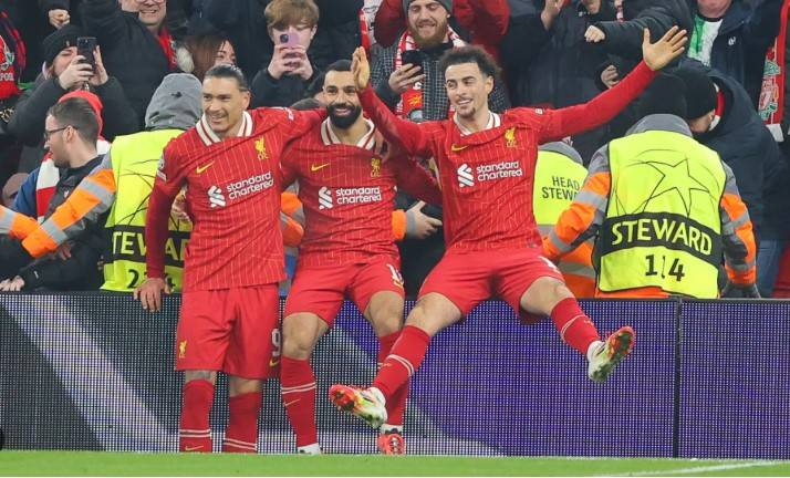 Slot prowadzi Liverpool do sukcesów: siedem zwycięstw z rzędu w Lidze Mistrzów zapewnia awans do 1/8 finału